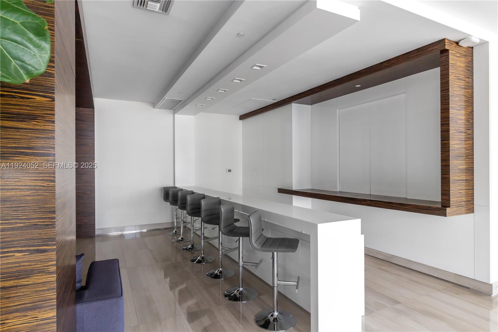 Photo of 1330 West Avenue 1712 #1712 listing for Sale