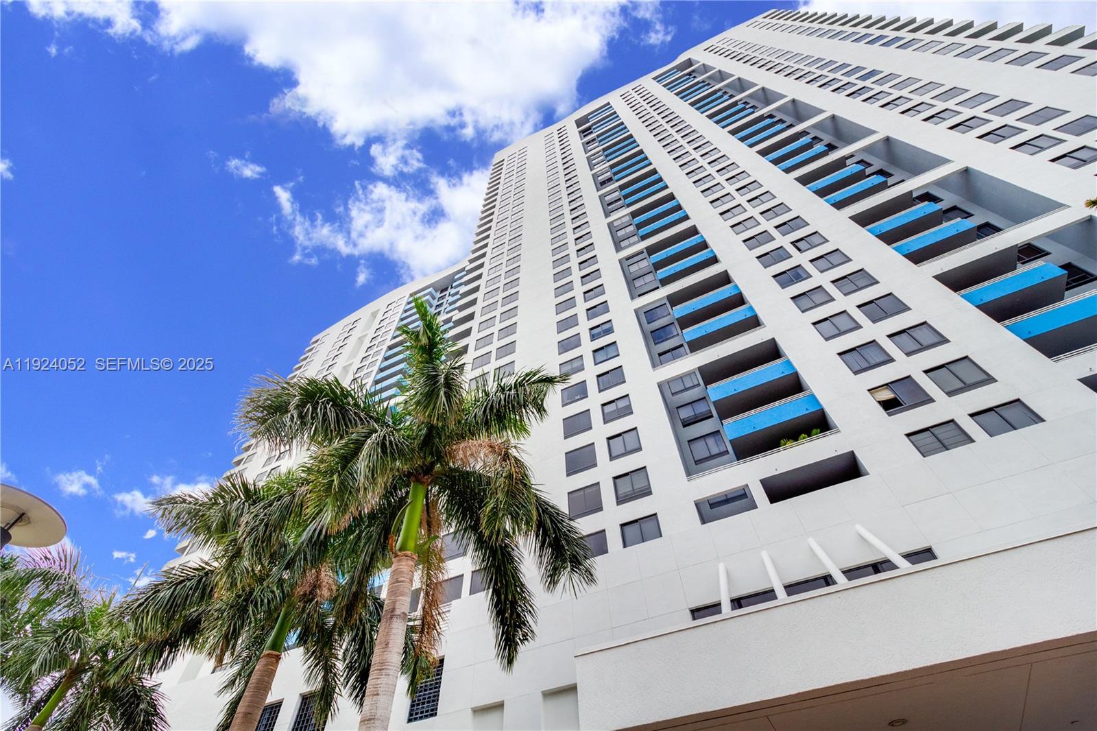 Photo of 1330 West Avenue 1712 #1712 listing for Sale