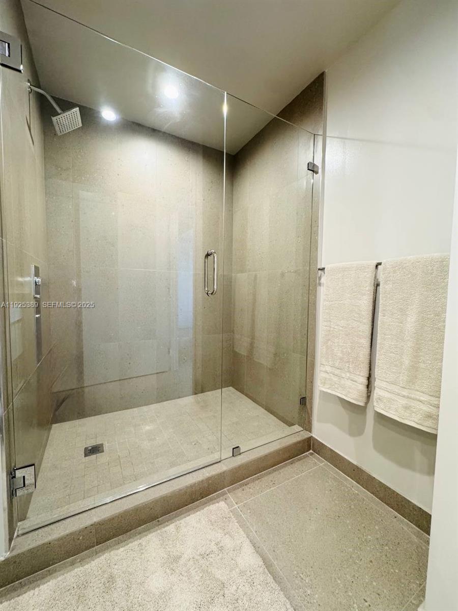 Photo of 11 NE 6th 2813 #2813 listing for Sale