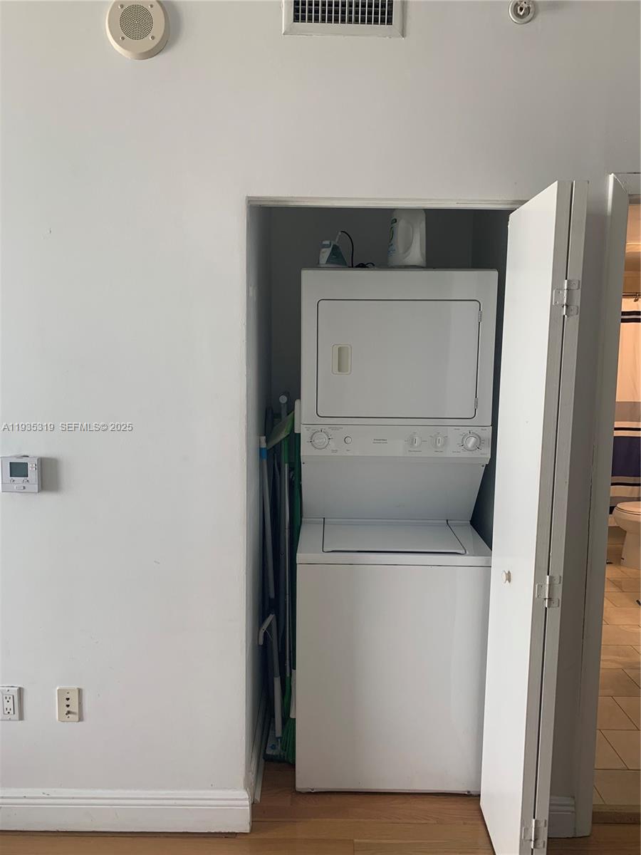 Photo of 90 SW 3rd Street 1211 #1211 listing for Sale