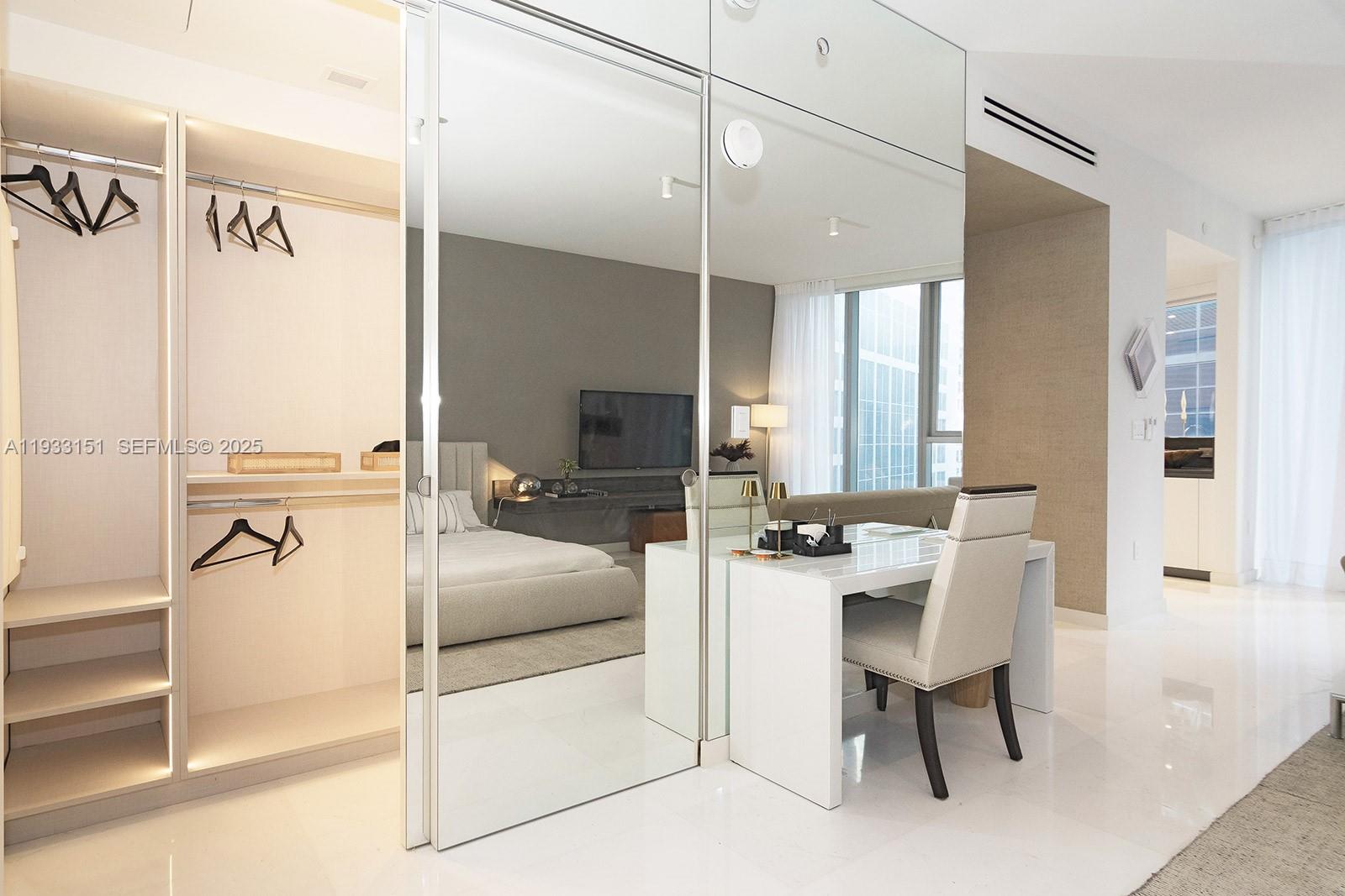 Photo of 300 Biscayne Blvd Way 805 #805 listing for Sale