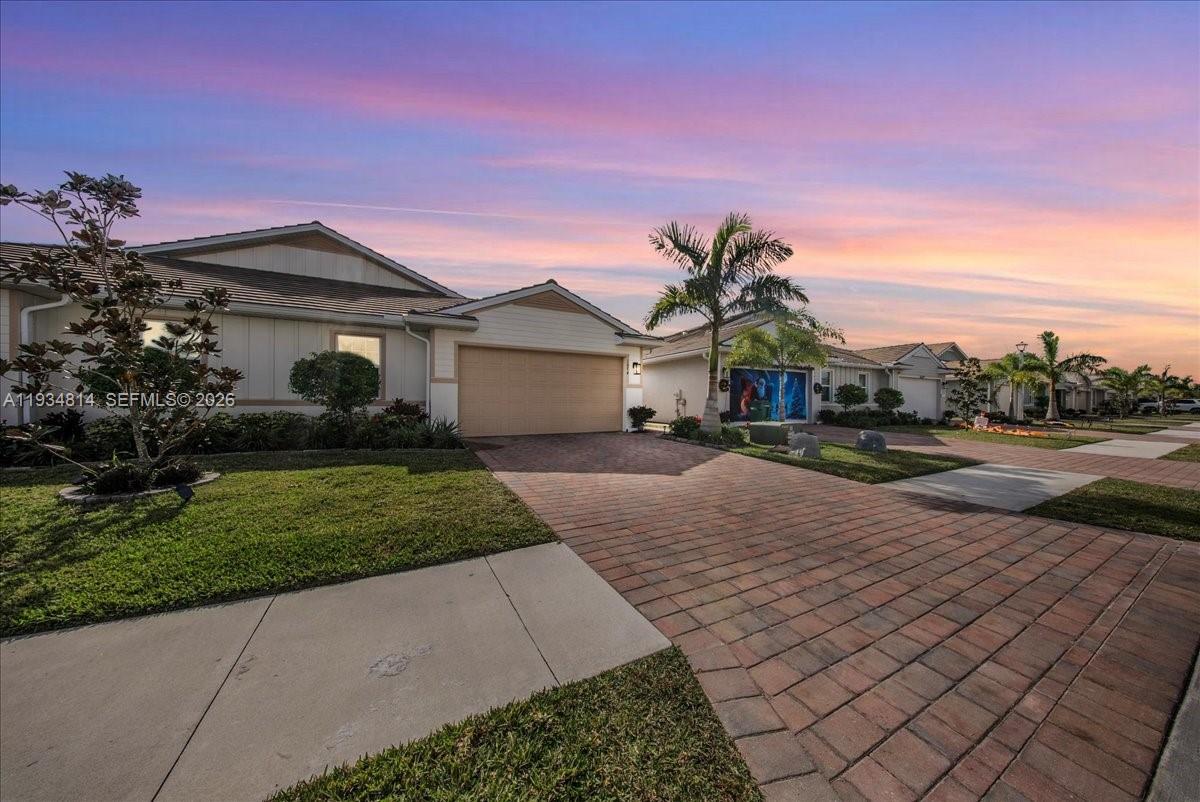 Photo of #A11934814 listing for Sale