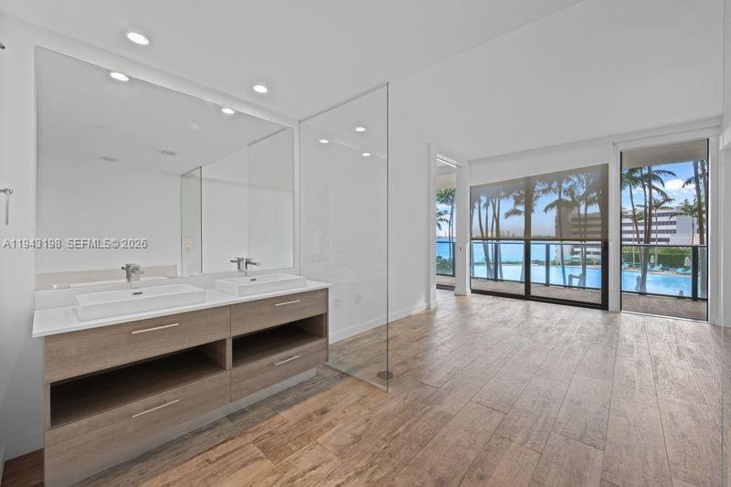 Photo of 650 NE 32nd Street 602 #602 listing for Sale
