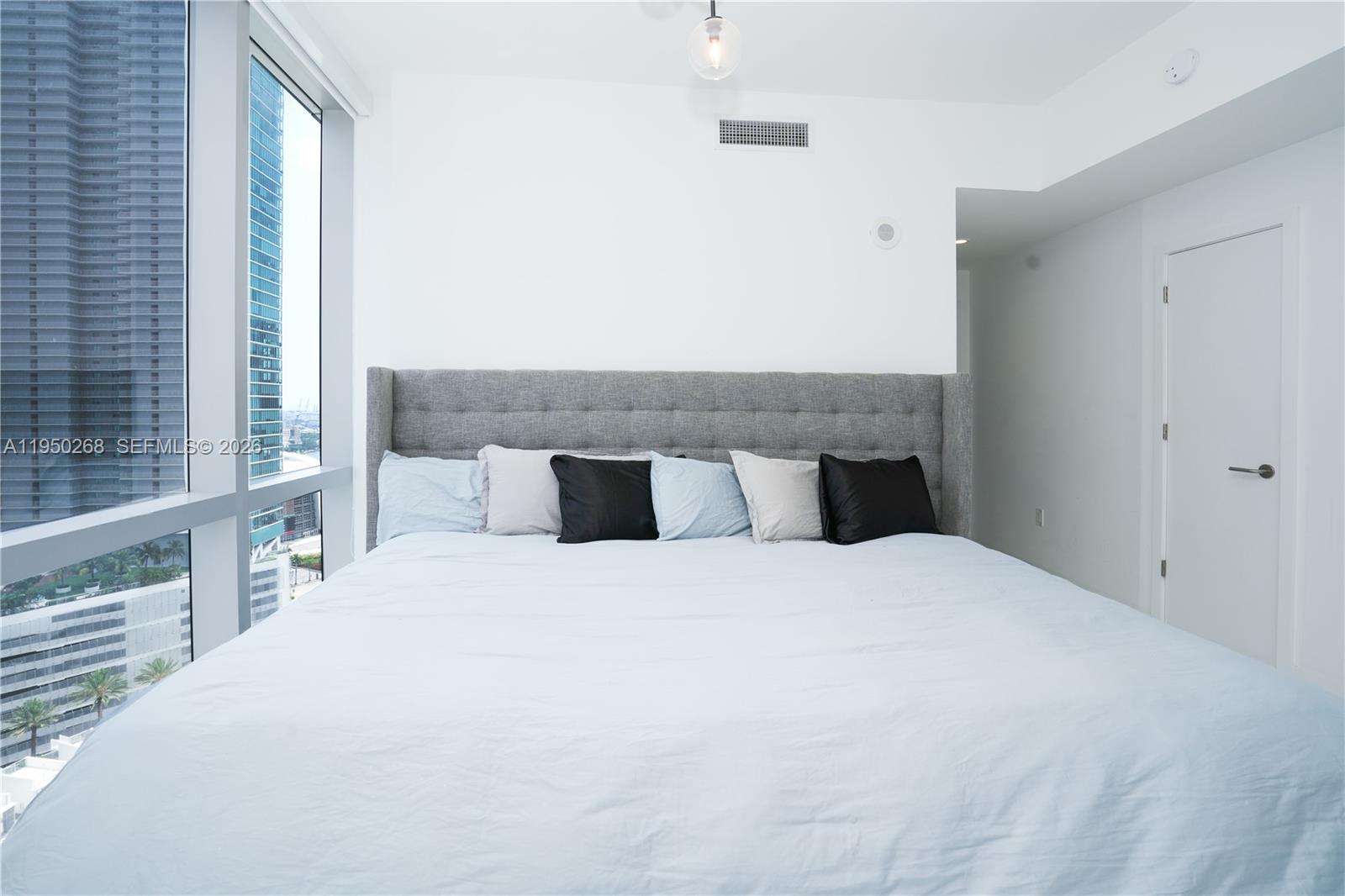 Photo of 851 NE 1st Avenue 2101 #2101 listing for Sale