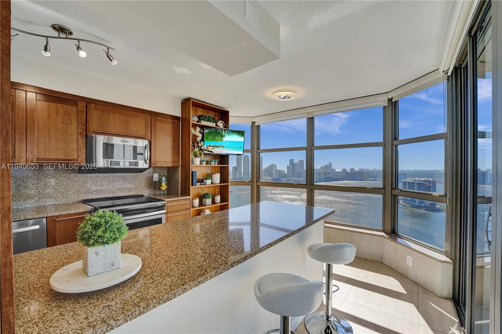 Photo of 3500 Mystic Pointe Drive 3601 #3601 listing for Sale
