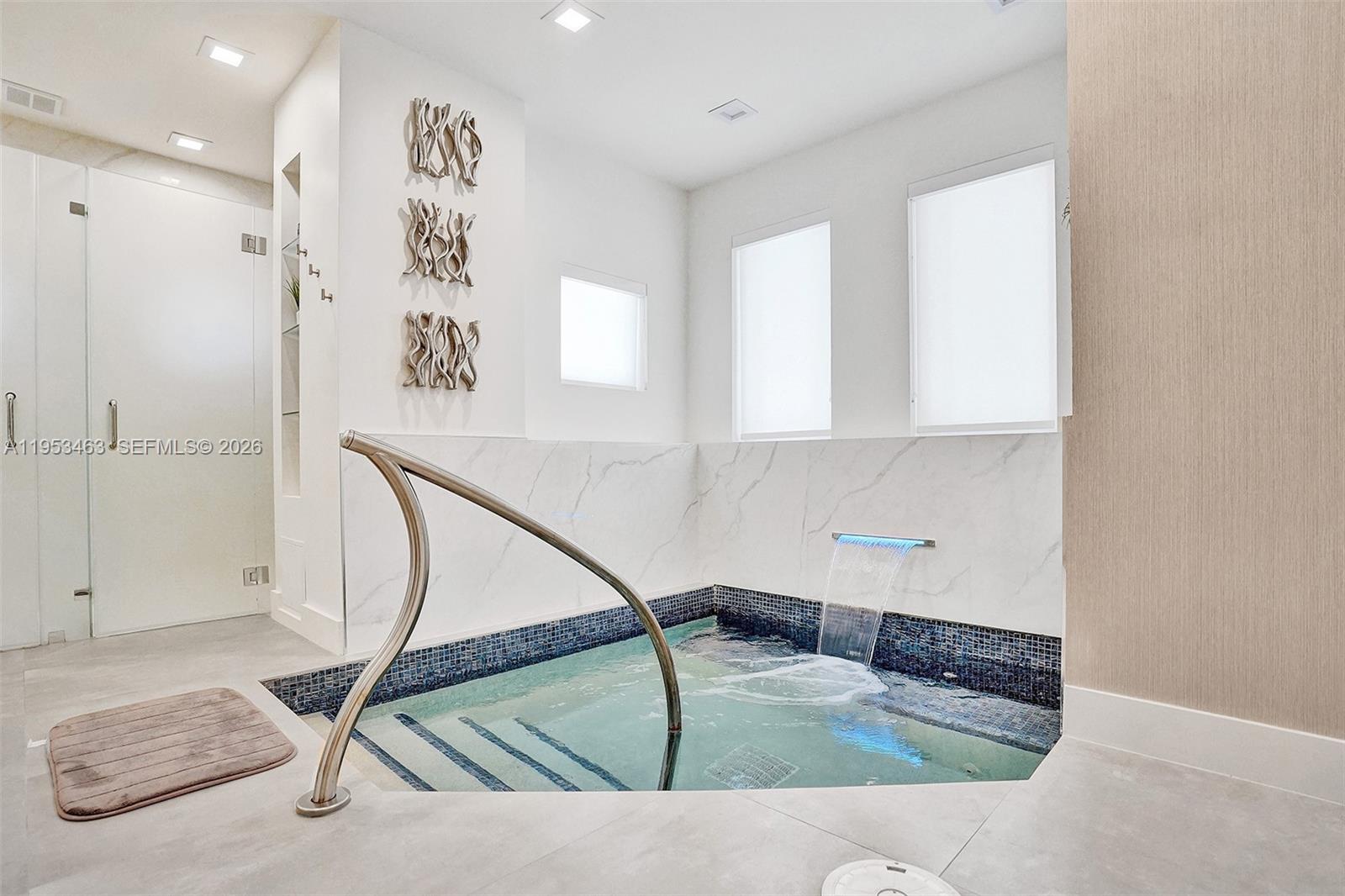Photo of 4775 Collins Avenue 507 #507 listing for Sale