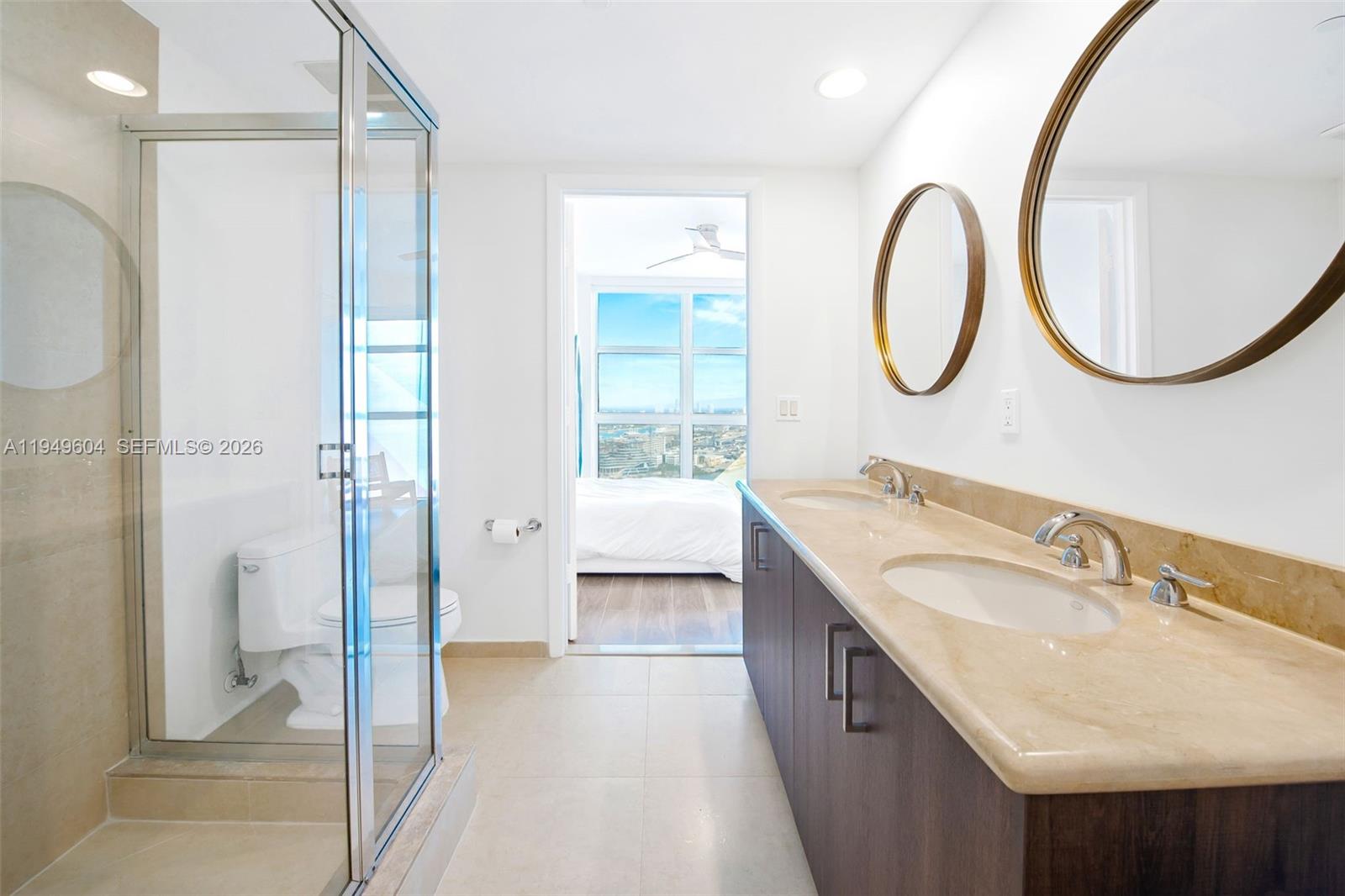 Photo of 50 Biscayne Boulevard 3904 #3904 listing for Sale