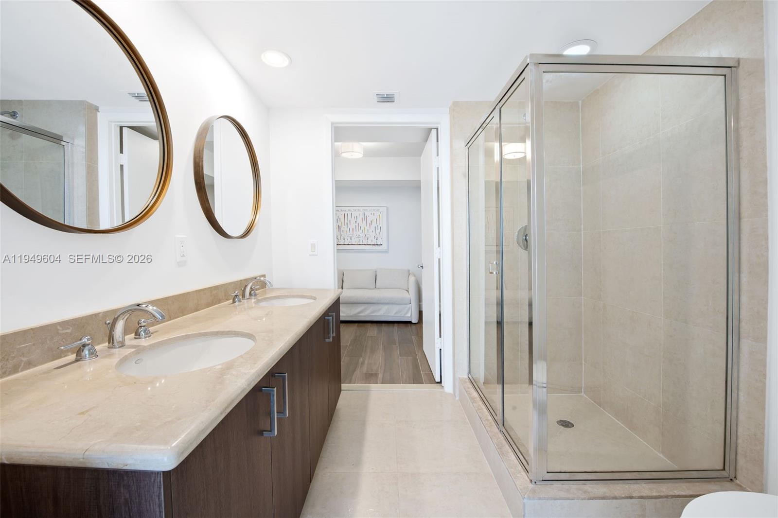Photo of 50 Biscayne Boulevard 3904 #3904 listing for Sale