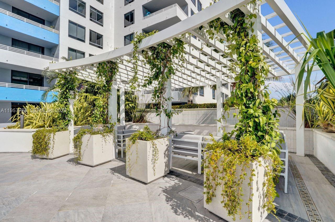 Photo of 1330 West Avenue 1811 #1811 listing for Sale