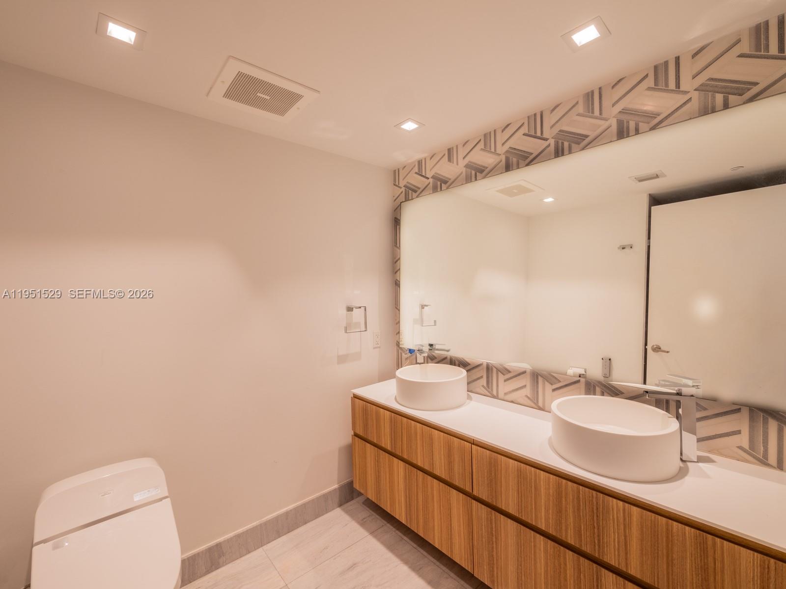 Photo of 465 Brickell Avenue 2304 #2304 listing for Sale