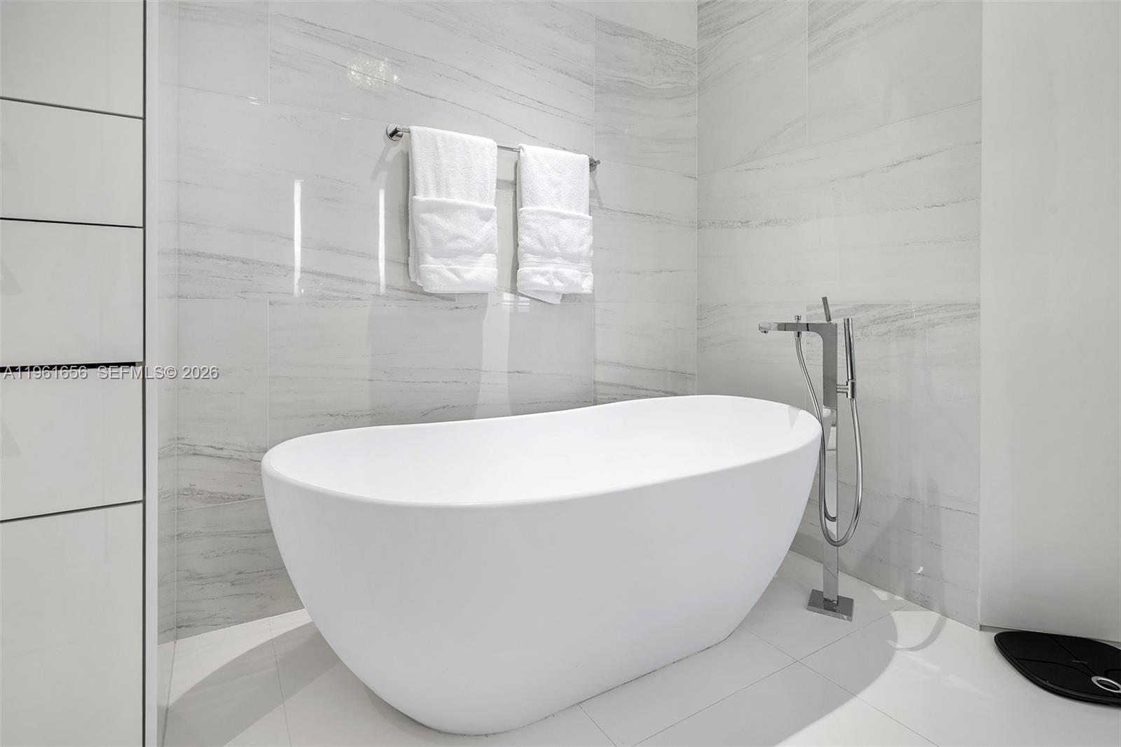 Photo of 100 S Pointe Drive 1409/10 #1409/10 listing for Sale
