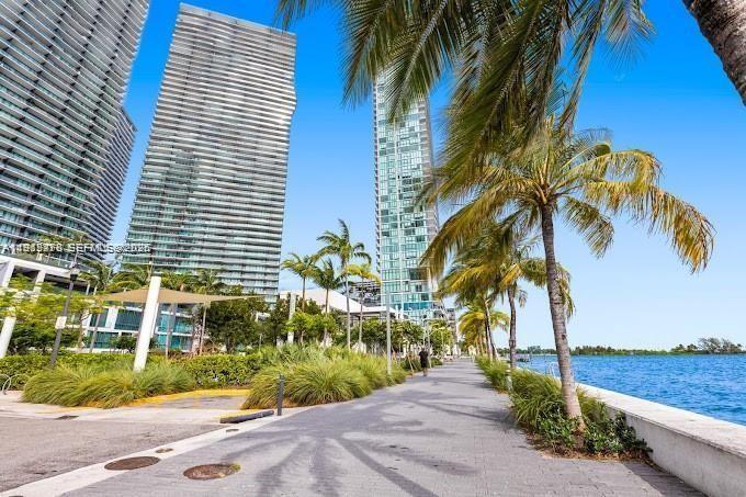 Photo of 650 NE 32nd Street BH6 #BH6 listing for Sale