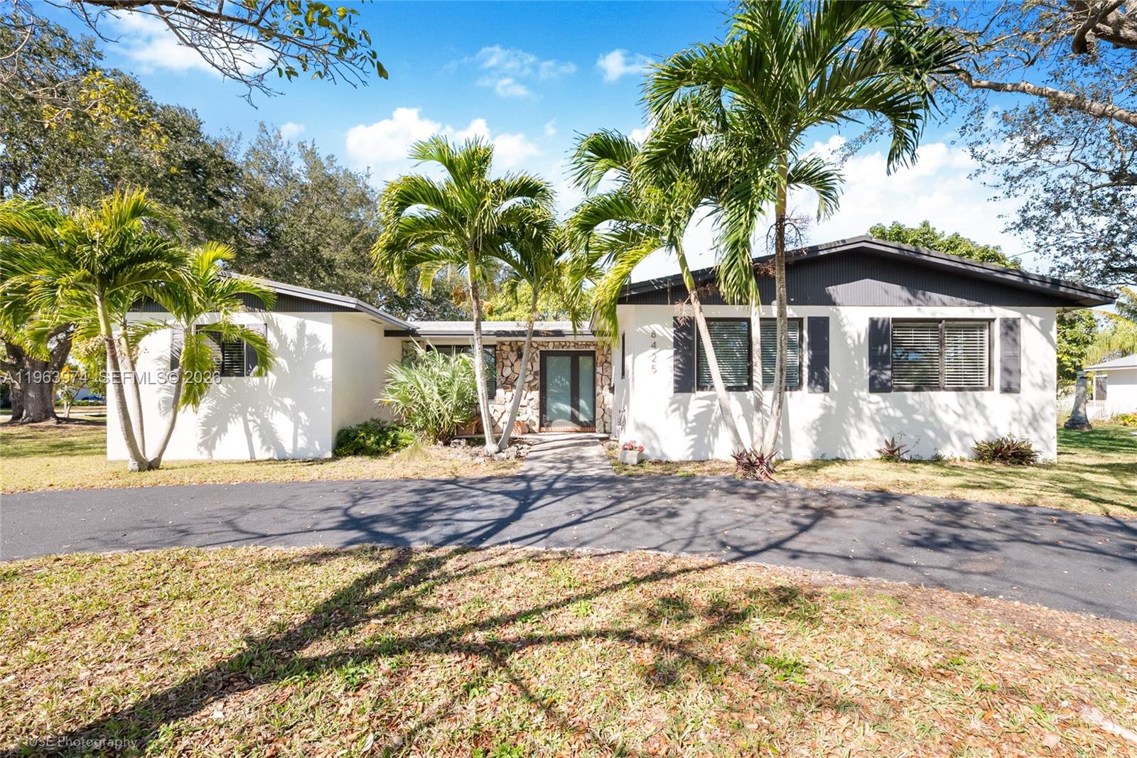 Photo of #A11963974 listing for Sale