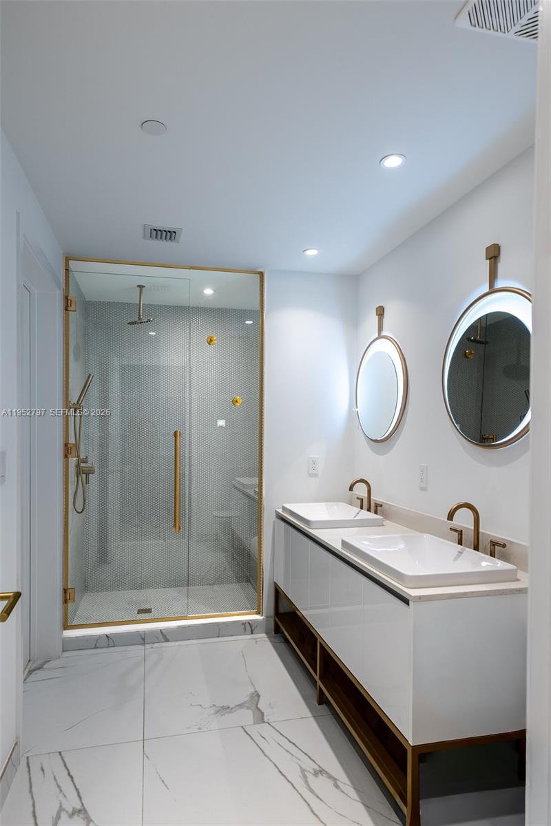 Photo of 2678 Tigertail Avenue 612 #612 listing for Sale
