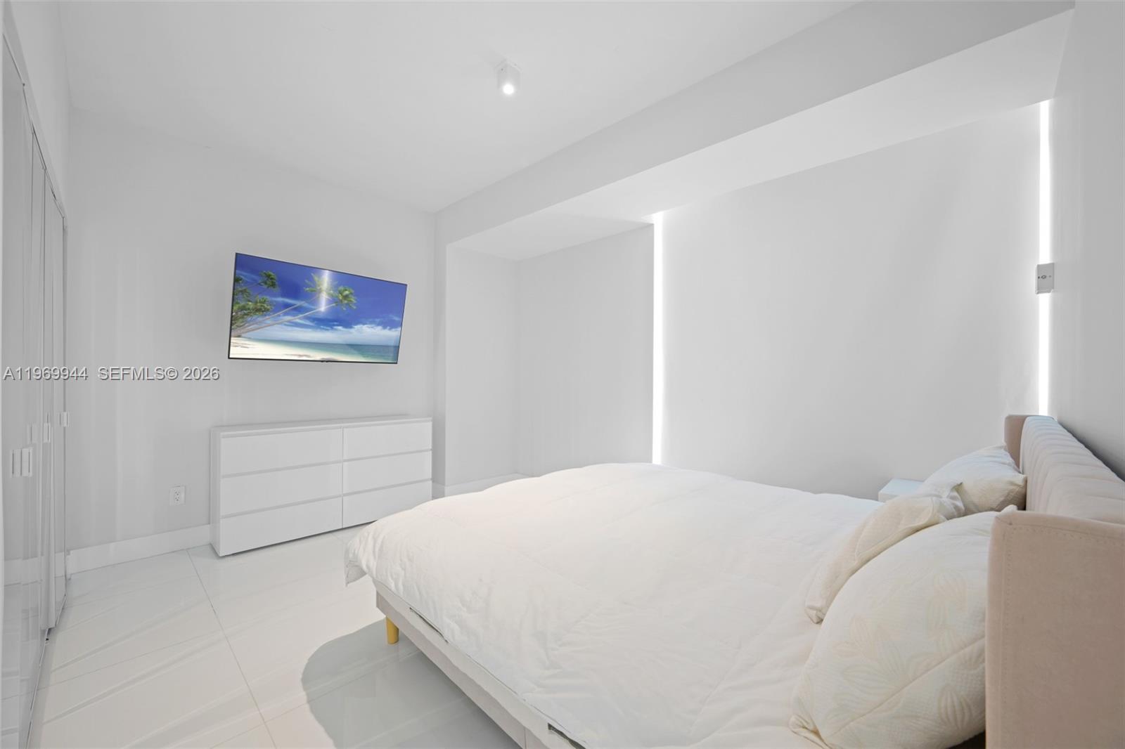 Photo of 400 Sunny Isles Boulevard 2004 #2004 listing for Sale