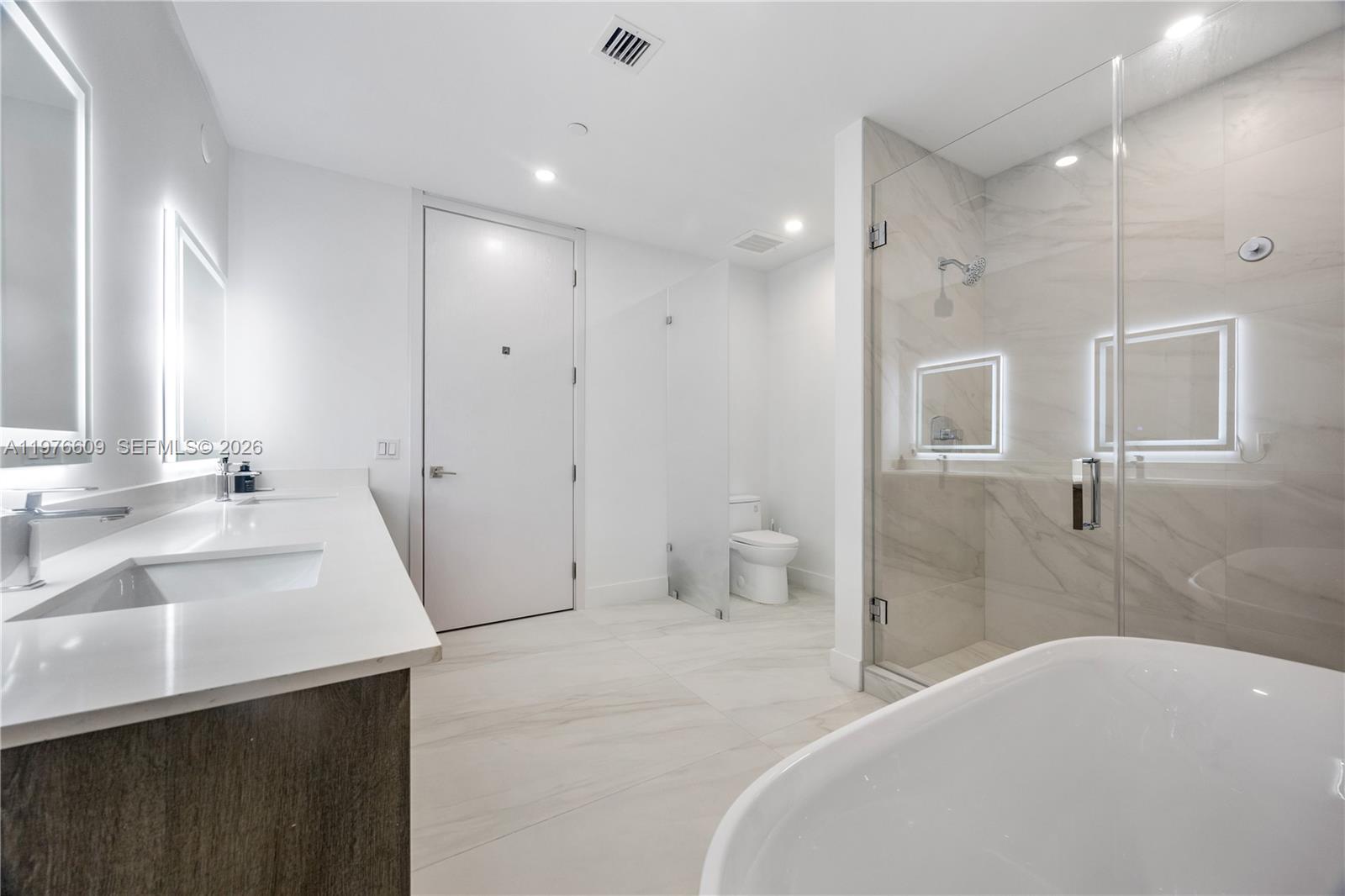 Photo of 17550 Collins Avenue 502 #502 listing for Sale