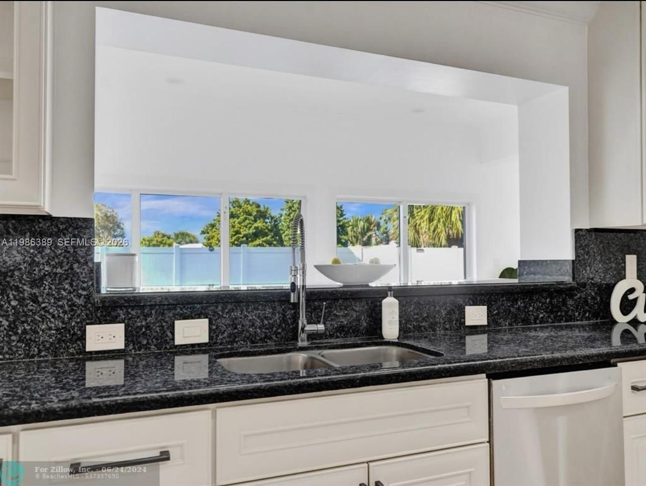 Photo of 2319 NE 35th Drive # listing for Sale