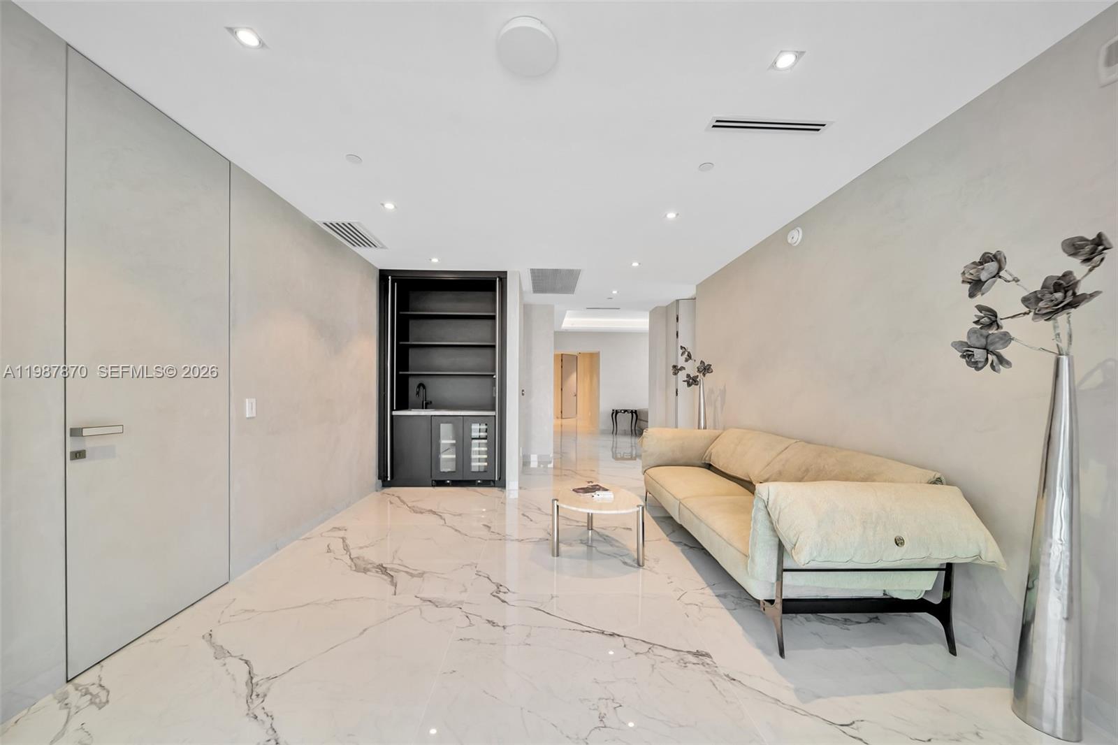 Photo of 2711 S Ocean Drive 3905 #3905 listing for Sale