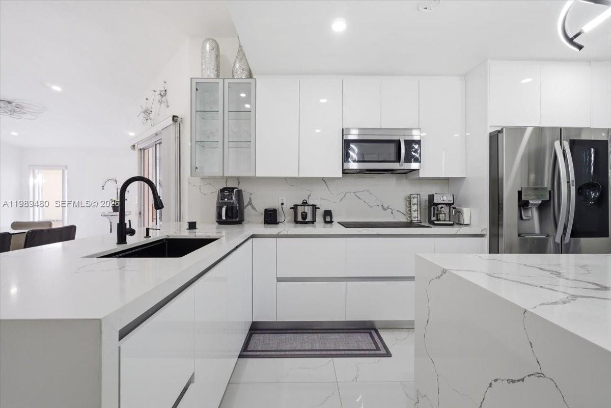 Photo of #A11989480 listing for Sale