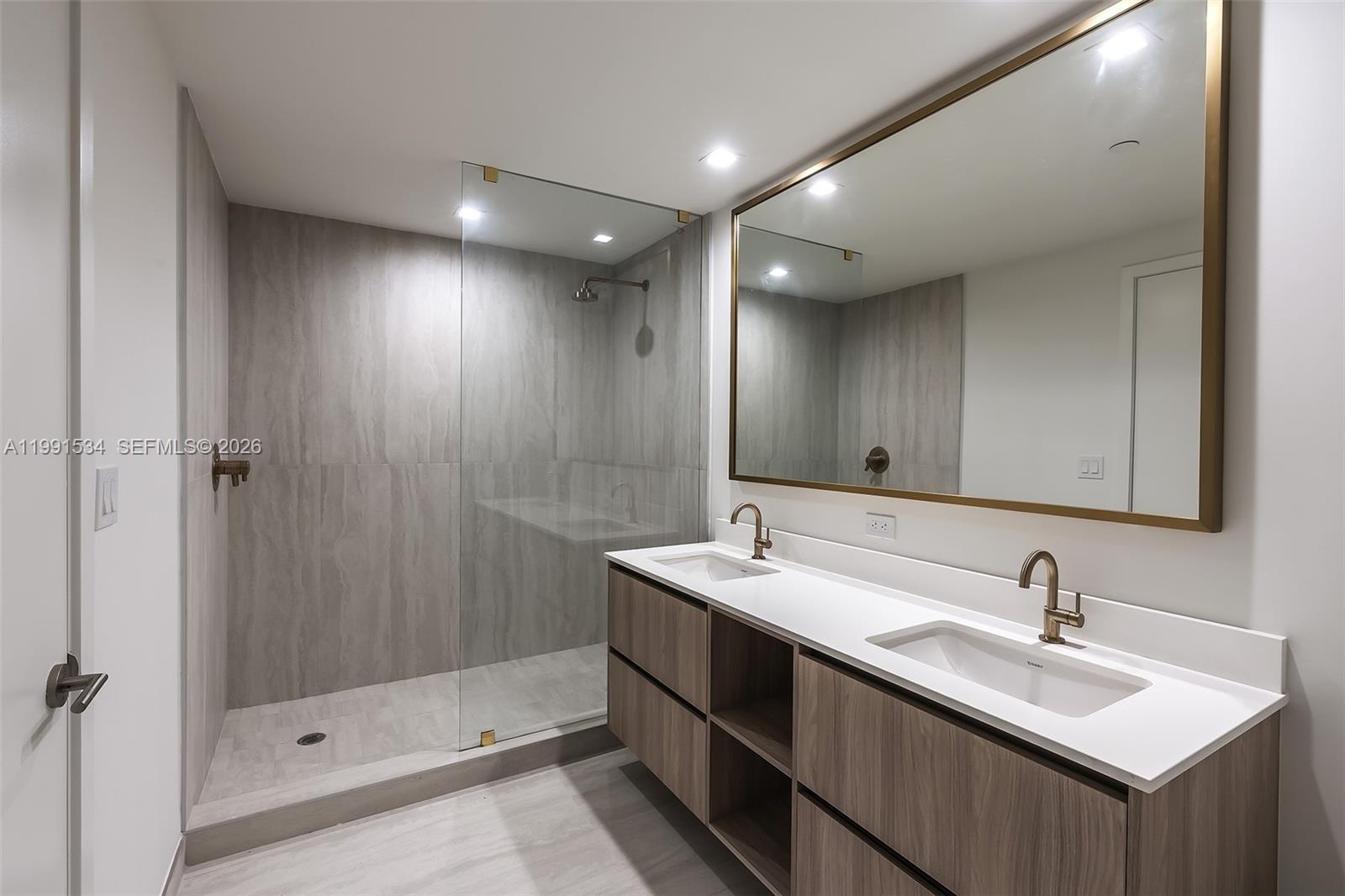 Photo of 77 SE 5th Street 2403 #2403 listing for Sale