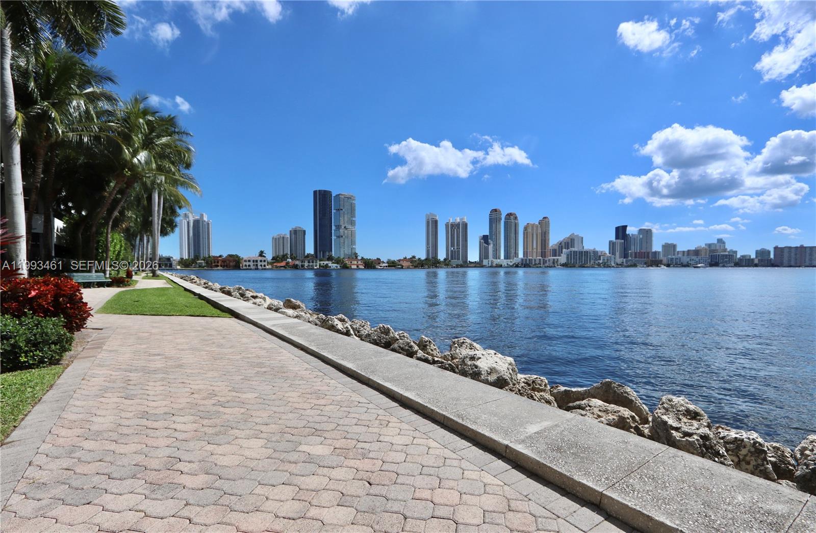 Photo of 3530 Mystic Pointe Drive 2915 #2915 listing for Sale