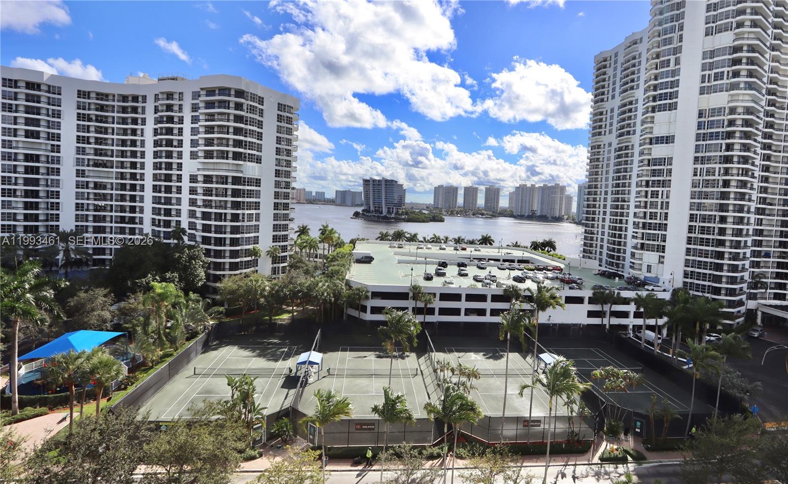 Photo of 3530 Mystic Pointe Drive 2915 #2915 listing for Sale