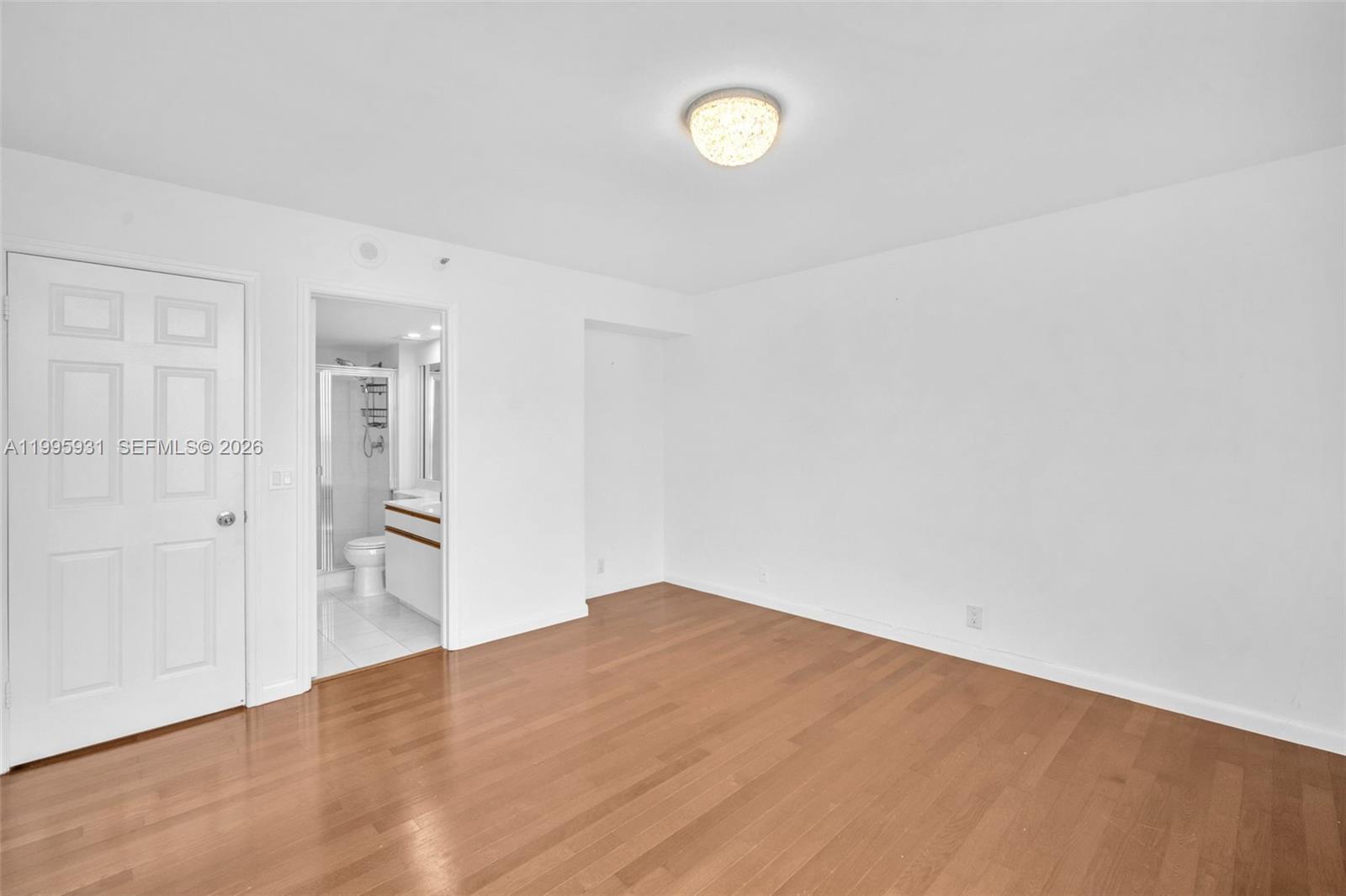 Photo of 3500 Mystic Pointe Drive 3001 #3001 listing for Sale