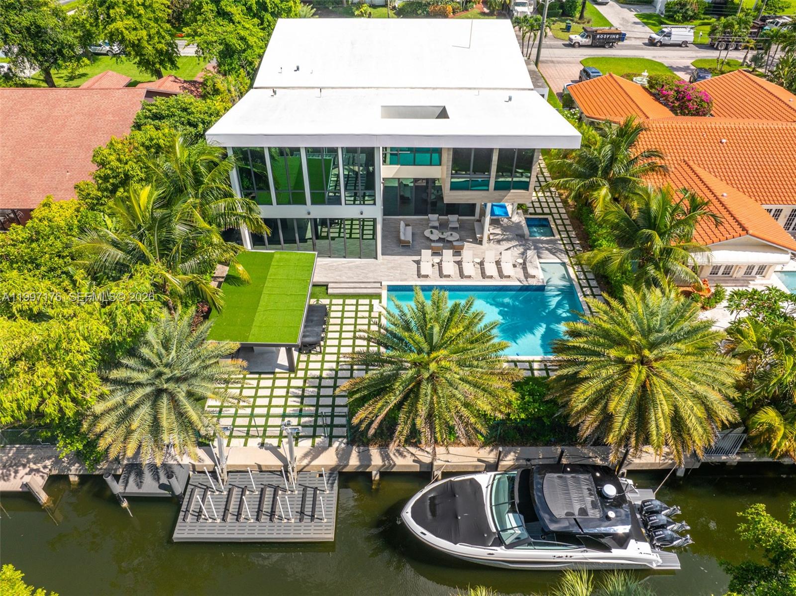 Photo of 521 Holiday Drive # listing for Sale