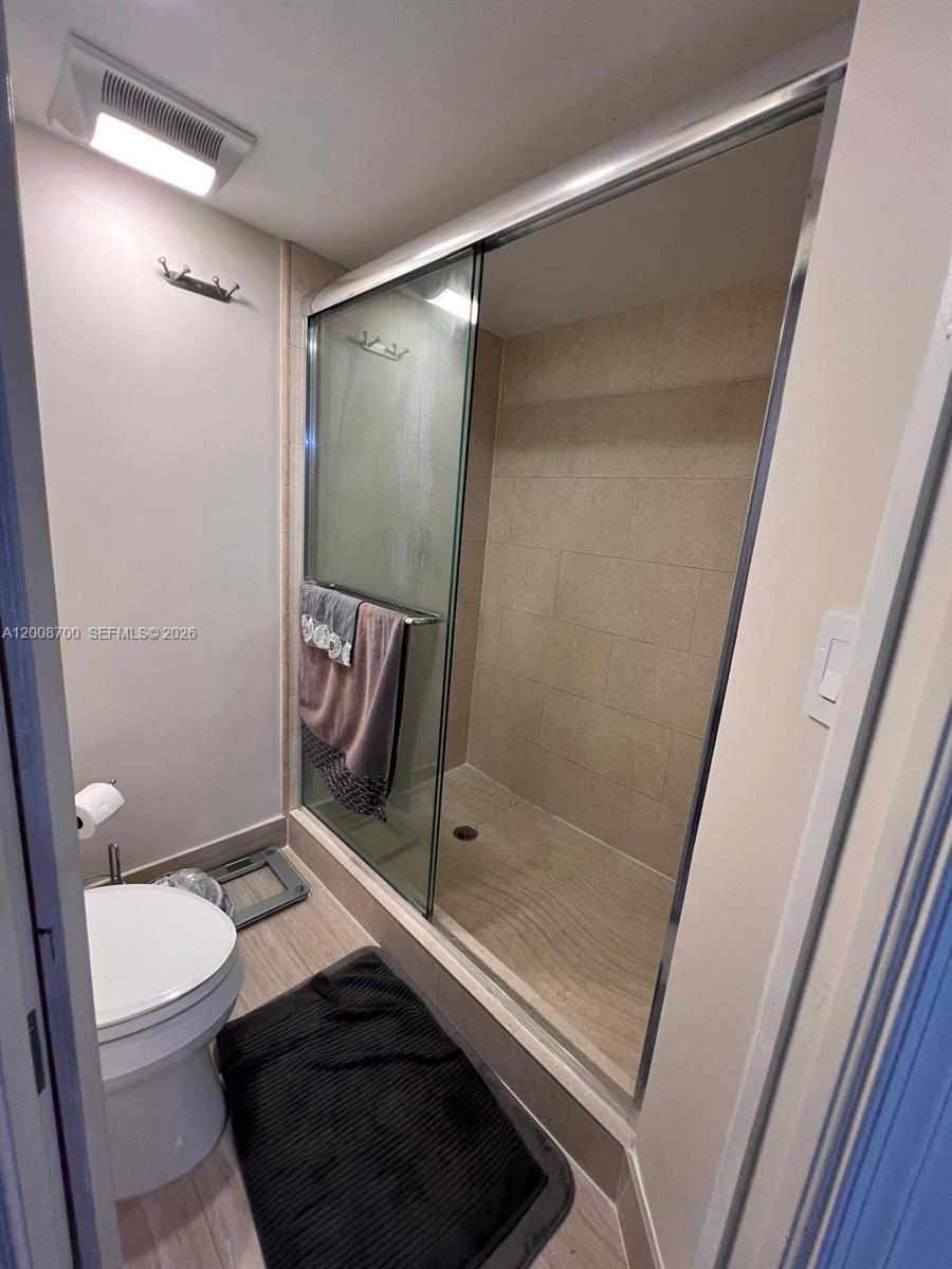Photo of 3530 Mystic Pointe Drive 1605 #1605 listing for Sale