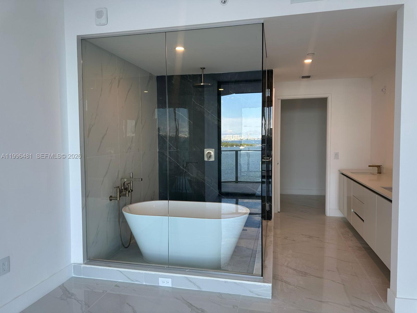Photo of 700 NE 24th 504 #504 listing for Sale