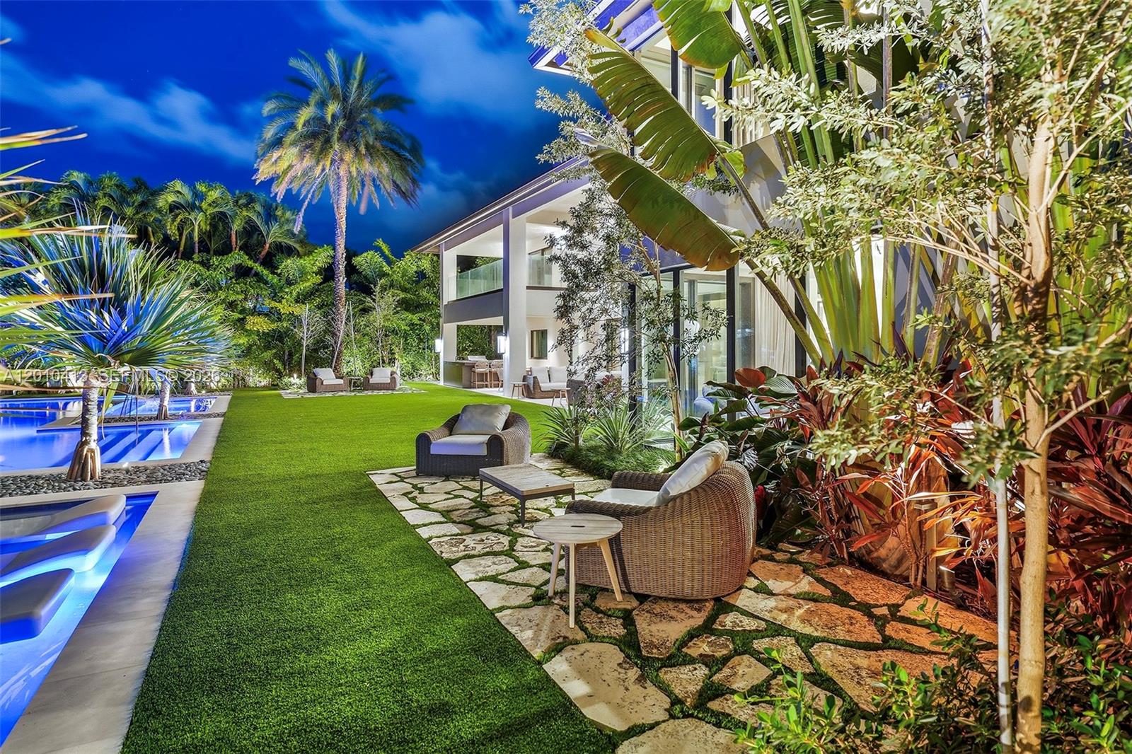 Photo of 110 Holiday Drive # listing for Sale
