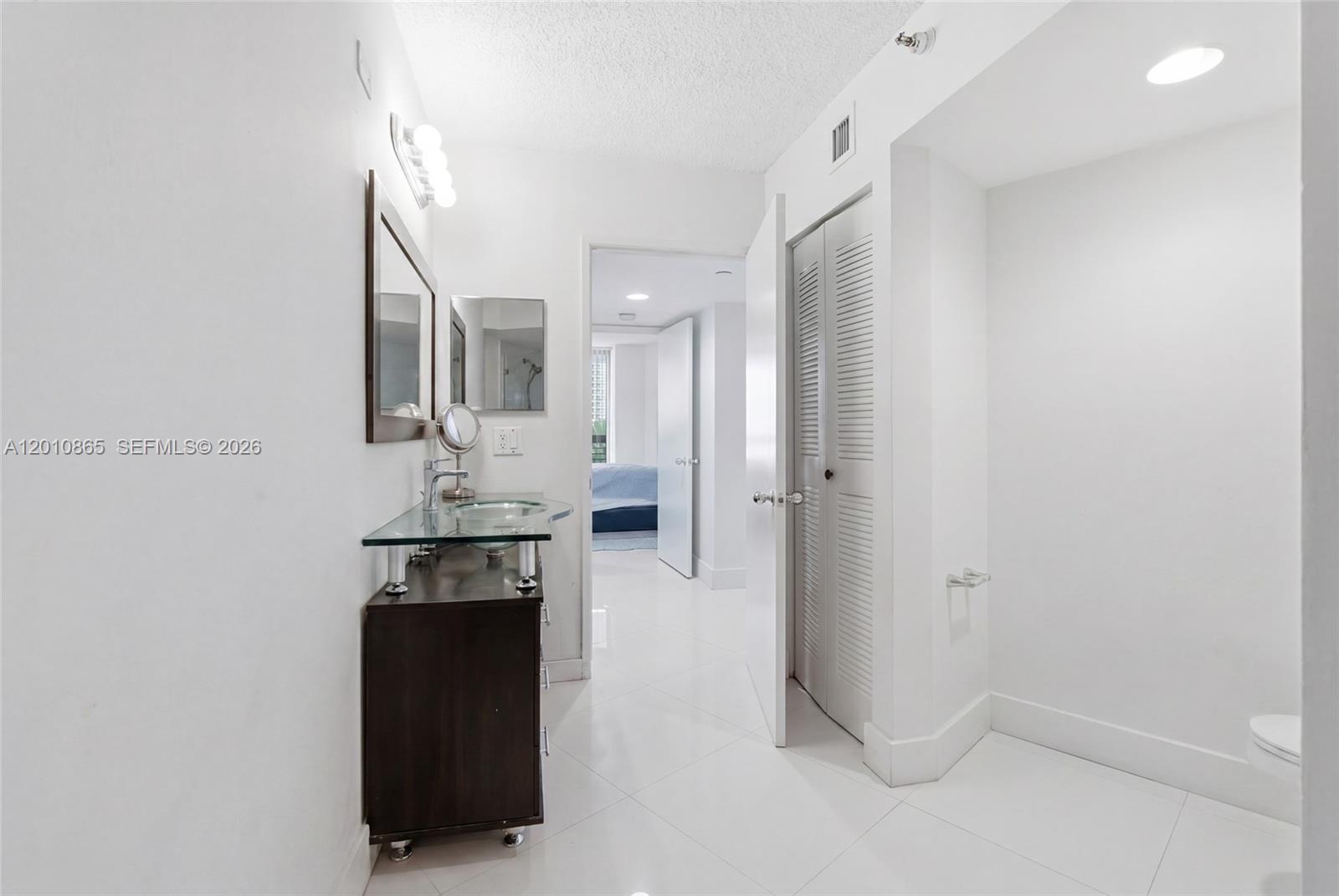 Photo of 19195 NE 36th Court 604 #604 listing for Sale
