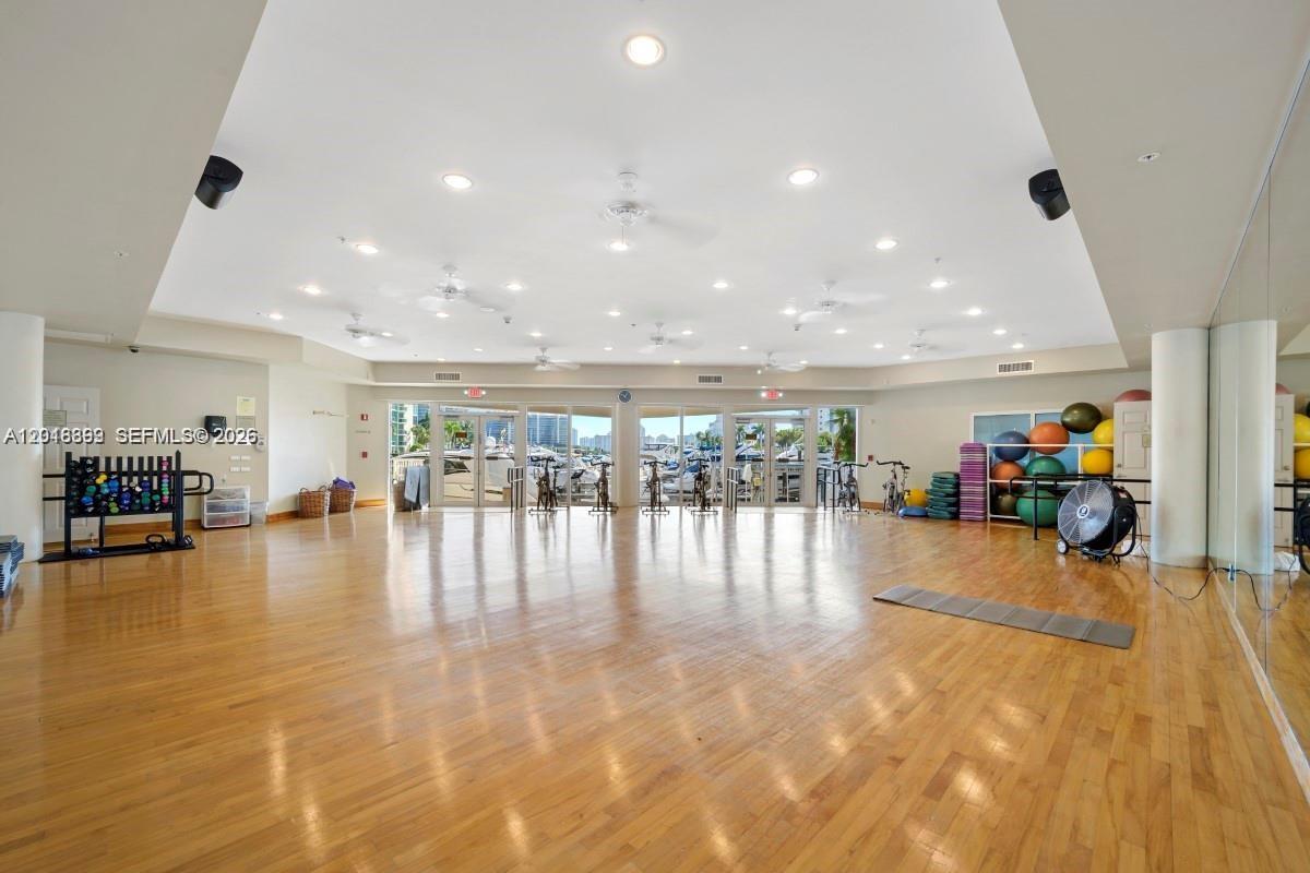 Photo of 3330 NE 190th Street 1610 #1610 listing for Sale