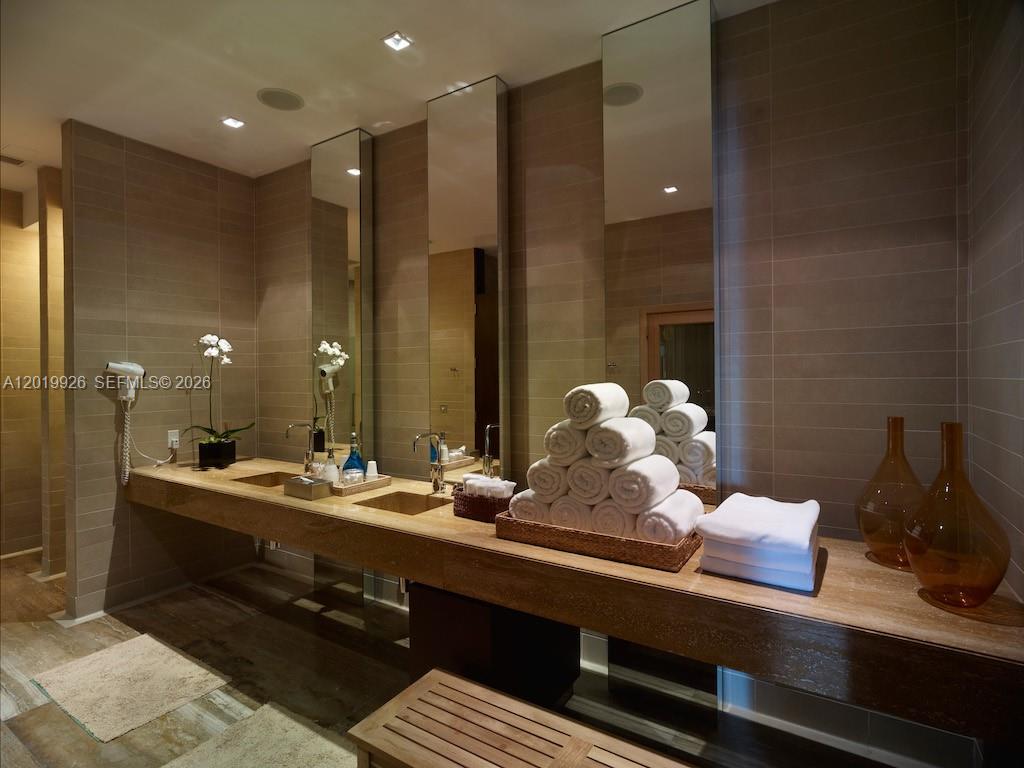 Photo of 800 S Pointe Drive Penthouse 2204 #Penthouse 2204 listing for Sale