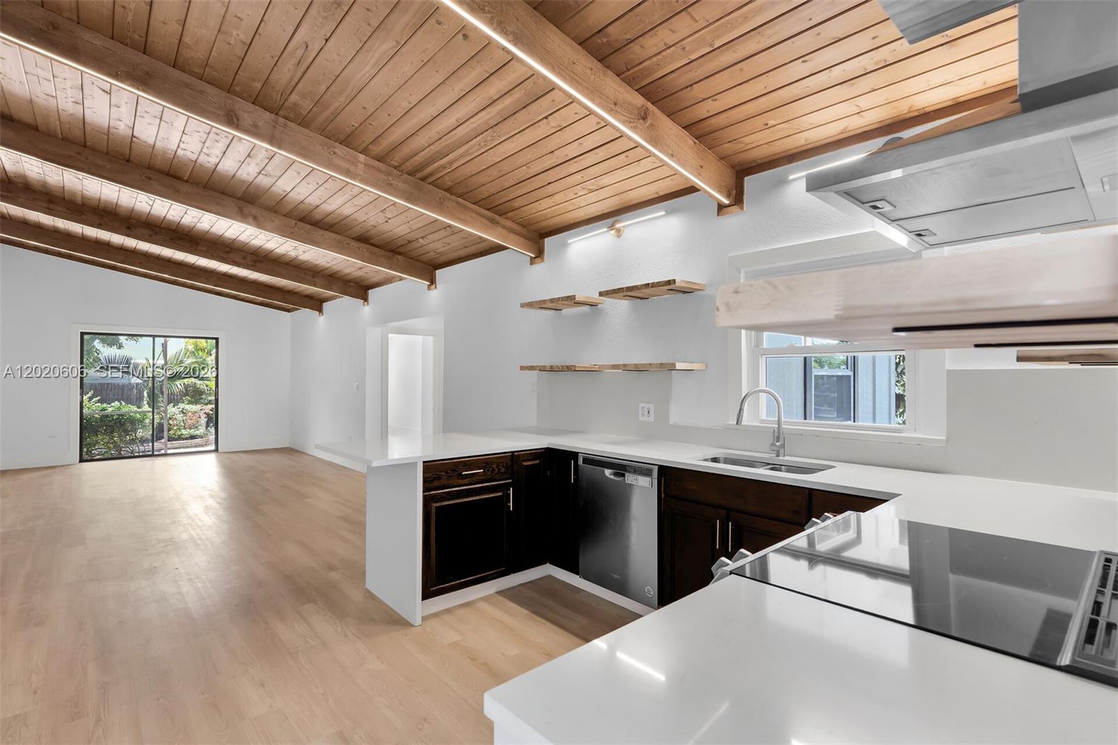 Photo of #A12020606 listing for Sale