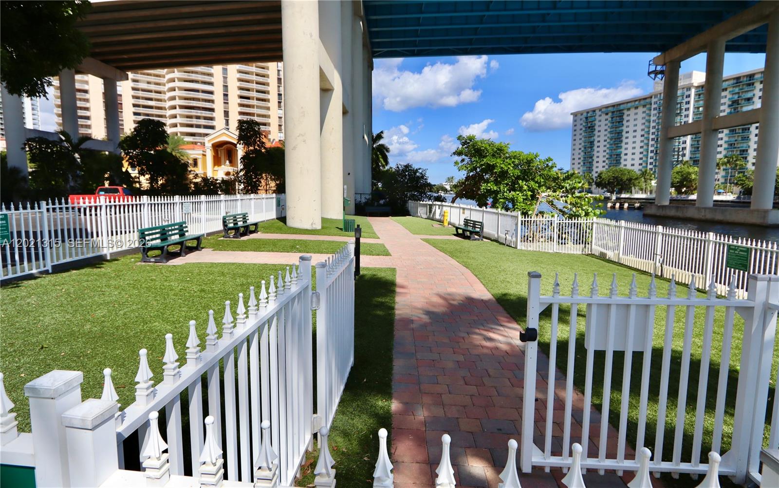 Photo of 3530 Mystic Pointe Drive 2510 #2510 listing for Sale