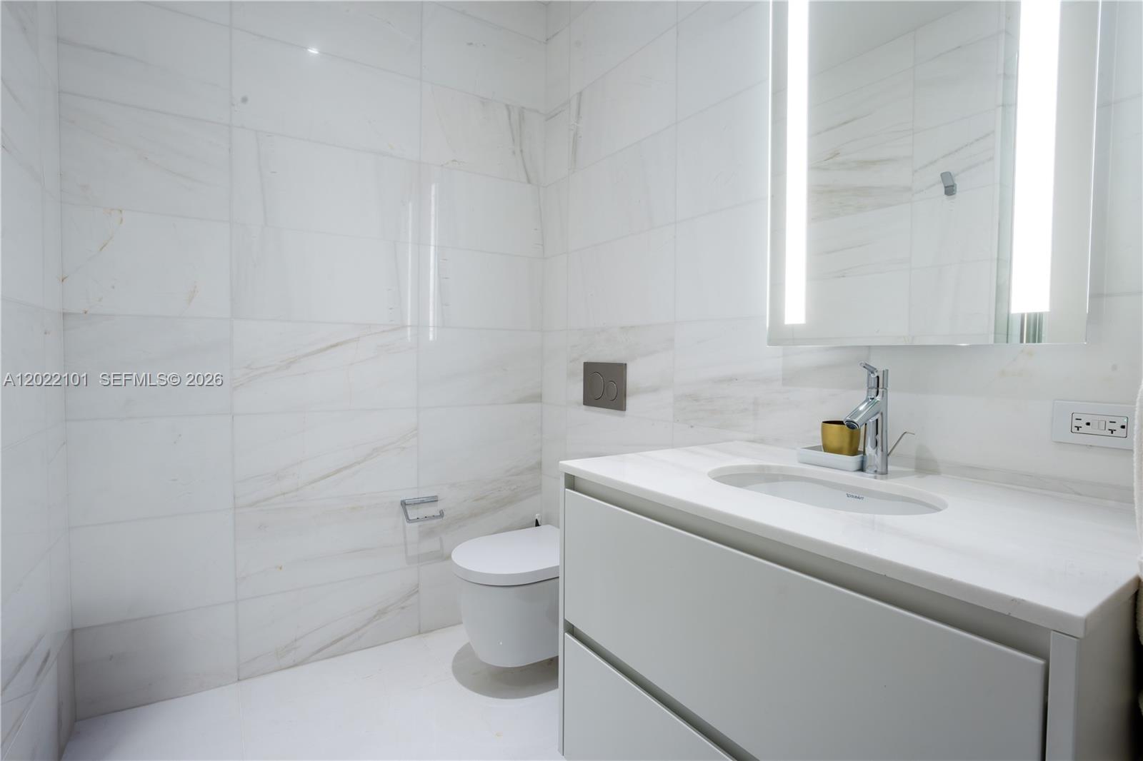 Photo of 300 Biscayne Boulevard Way 2203C #2203C listing for Sale