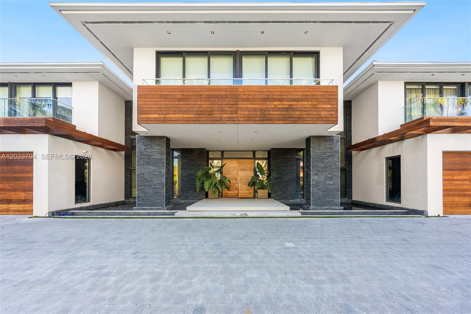 Photo of 385 Centre Island # listing for Sale