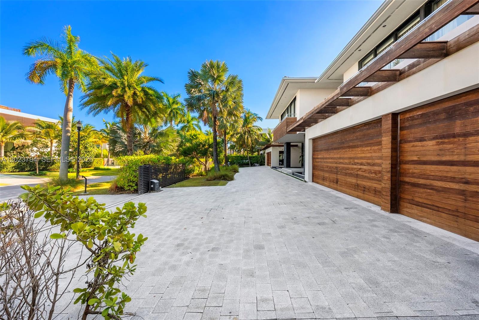 Photo of 385 Centre Island # listing for Sale