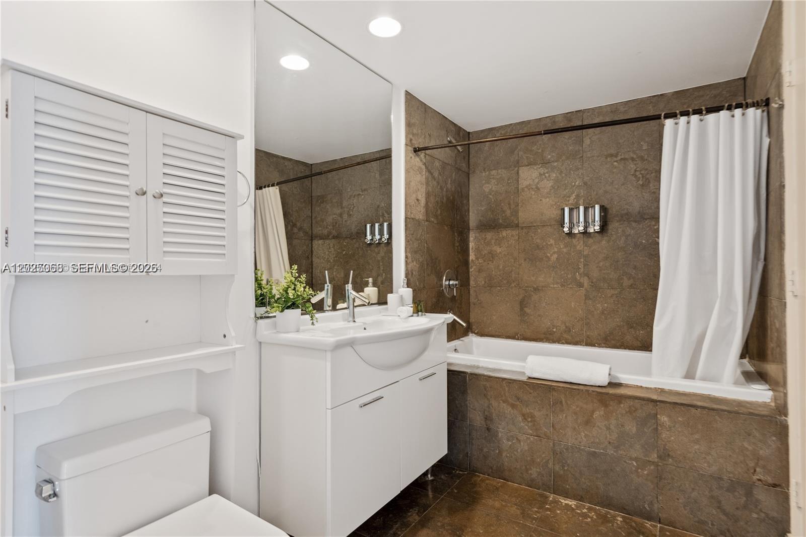 Photo of 485 Brickell Avenue 2311 #2311 listing for Sale