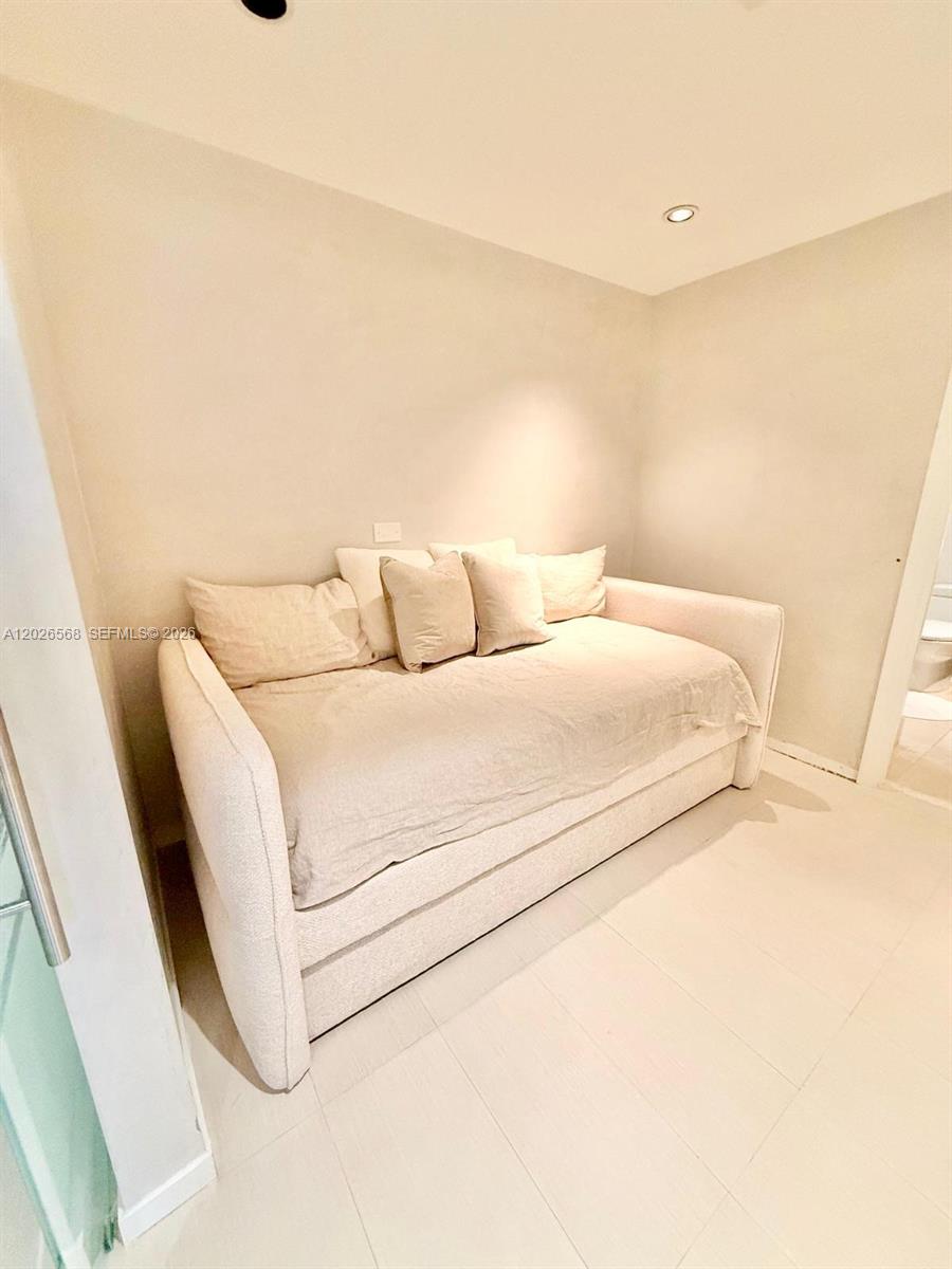 Photo of 17121 Collins Avenue 1207 #1207 listing for Sale