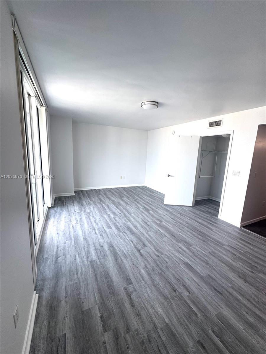 Photo of 50 Biscayne Boulevard 3303 #3303 listing for Sale
