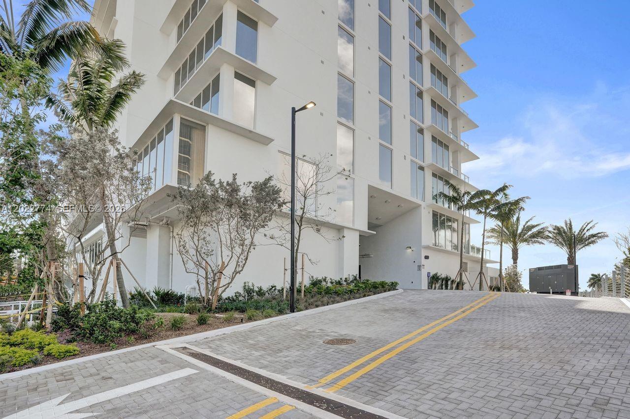 Photo of 407 N Riverside 402 #402 listing for Sale