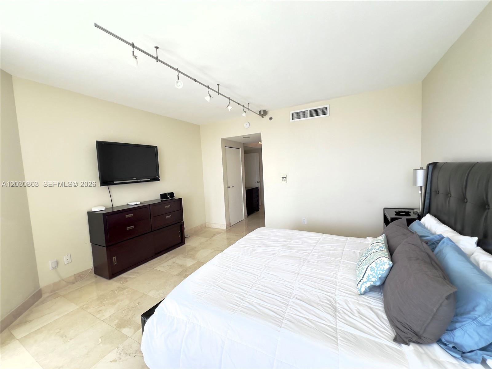 Photo of 7000 Island Boulevard 2403 #2403 listing for Sale