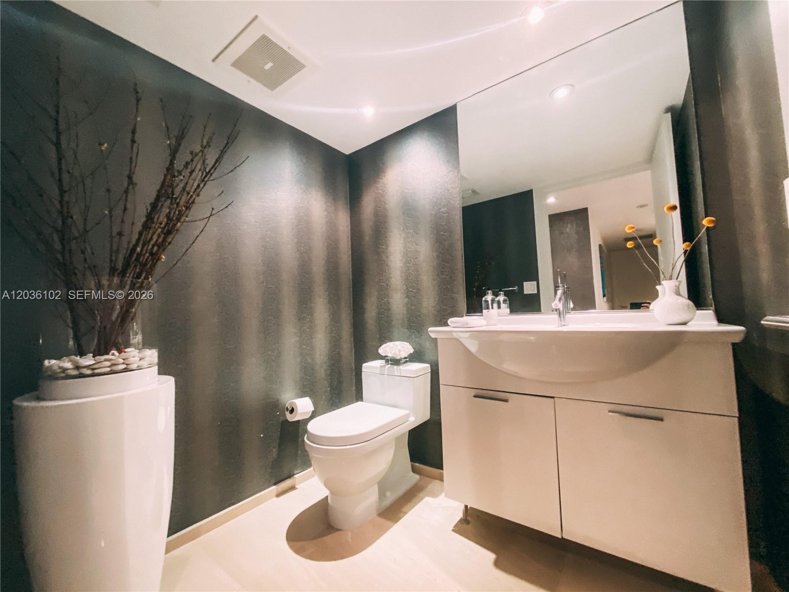 Photo of 465 Brickell Avenue 1101 #1101 listing for Sale