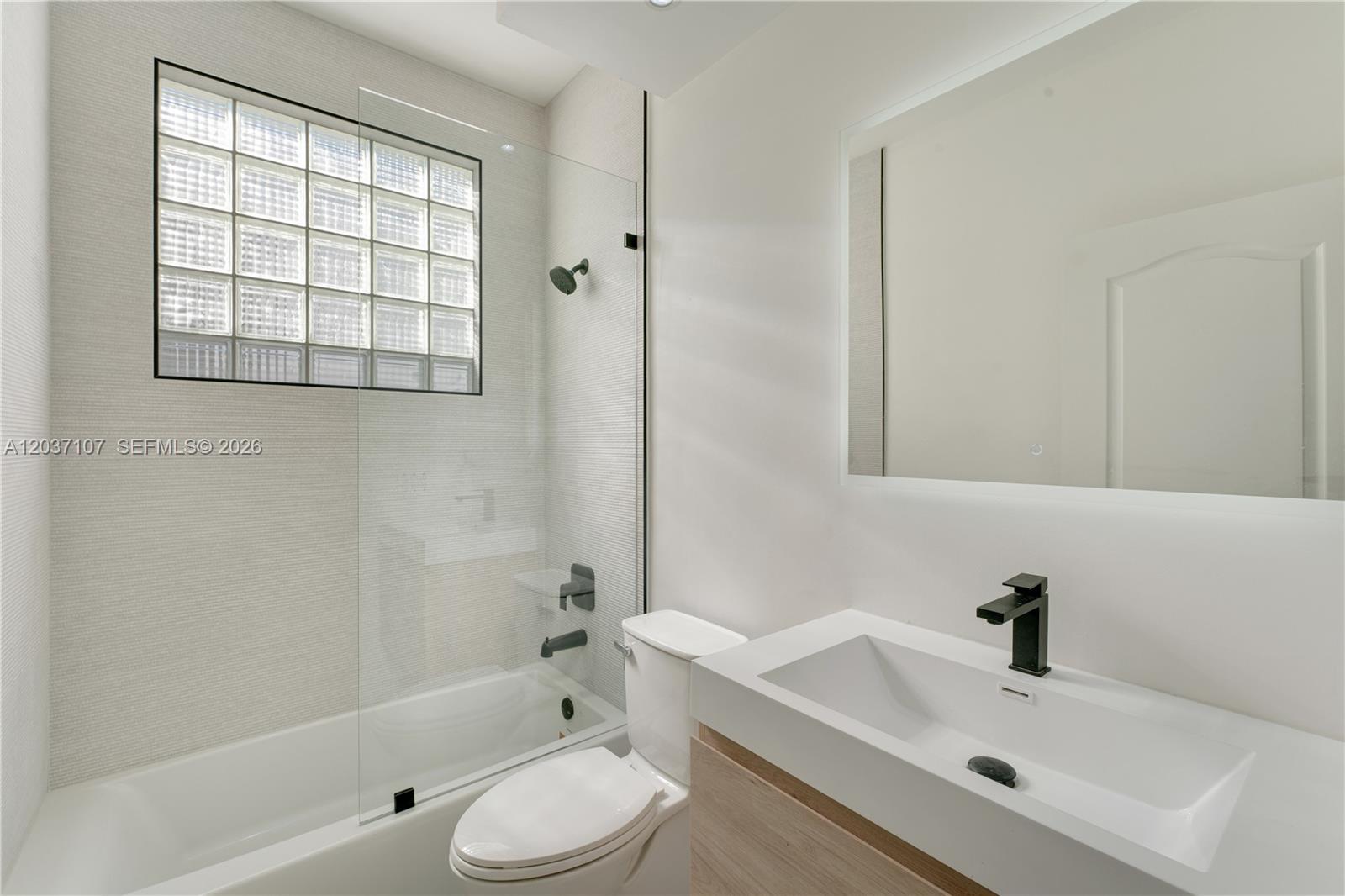 Photo of 21156 NE 33rd Avenue # listing for Sale