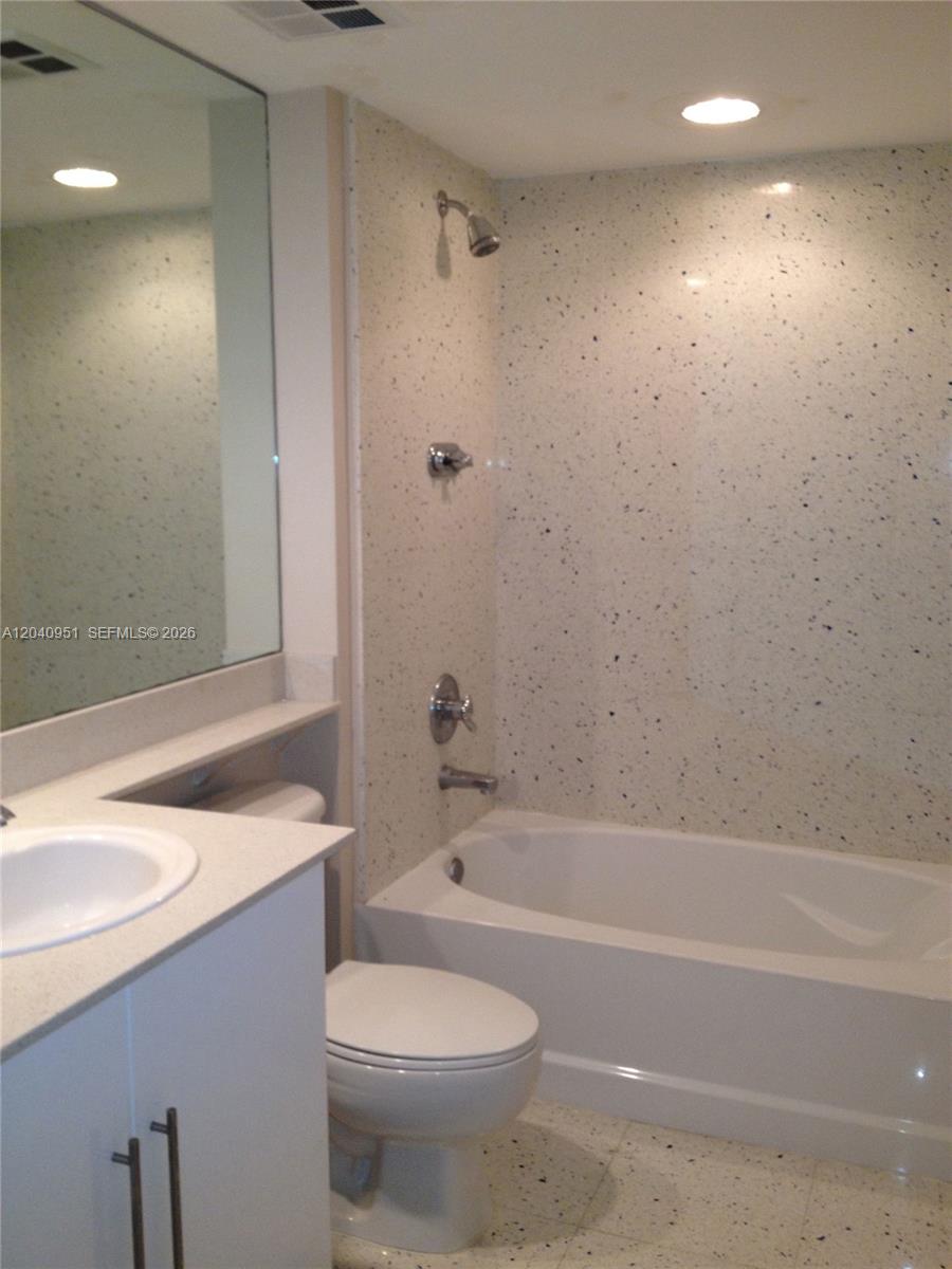 Photo of 325 S Biscayne Boulevard 1414 #1414 listing for Sale
