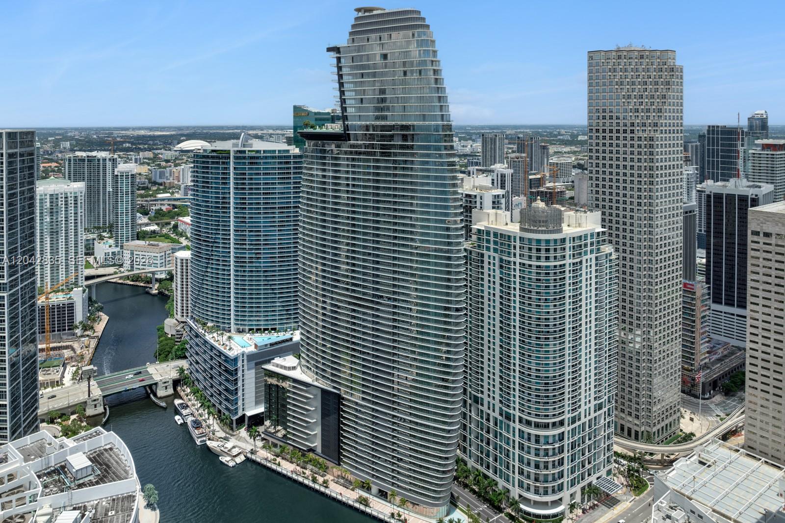 Photo of 300 Biscayne Boulevard Way 2701 #2701 listing for Sale