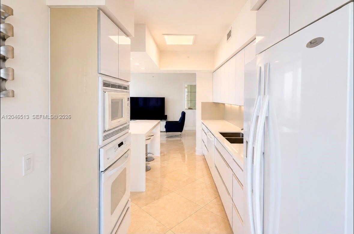 Photo of 4775 Collins Avenue 2407 #2407 listing for Sale