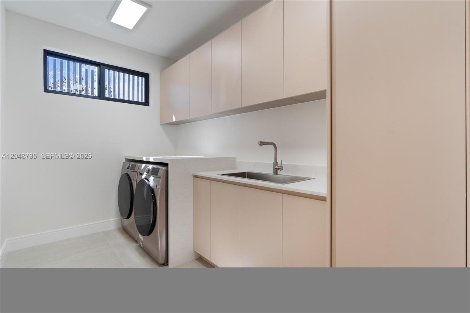 Photo of 801 SE 11th Court # listing for Sale
